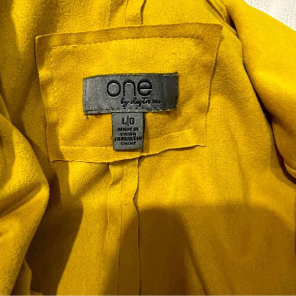 Yellow Blazer Size Large - Picture 5 of 7